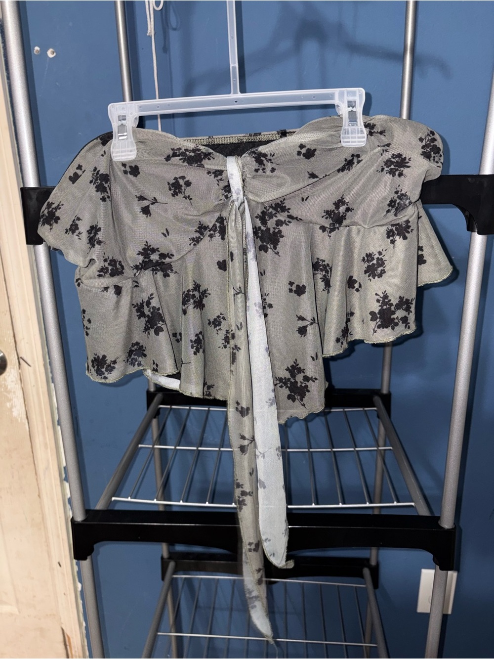 SHEIN Sage Green Floral Off-Shoulder Tie Crop Top
